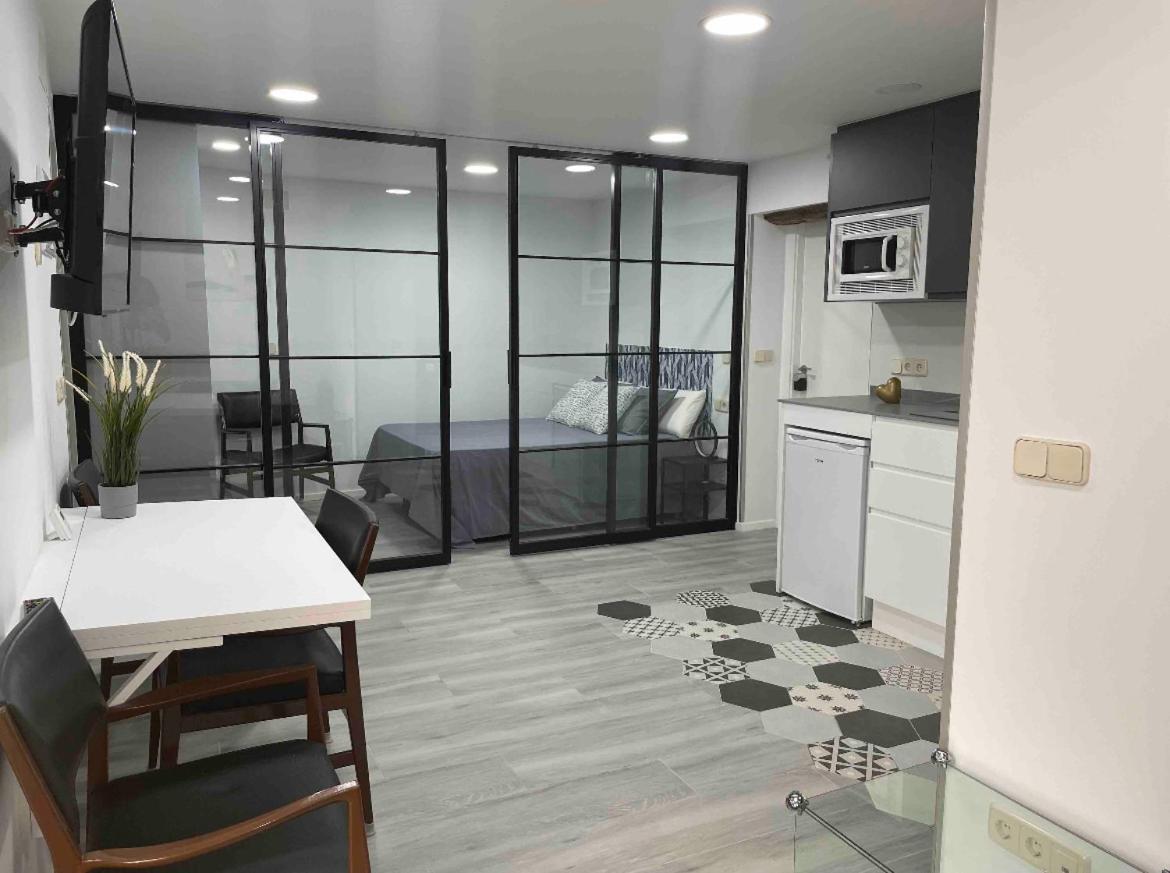 Madrid Villa Suites Bianco Extérieur photo